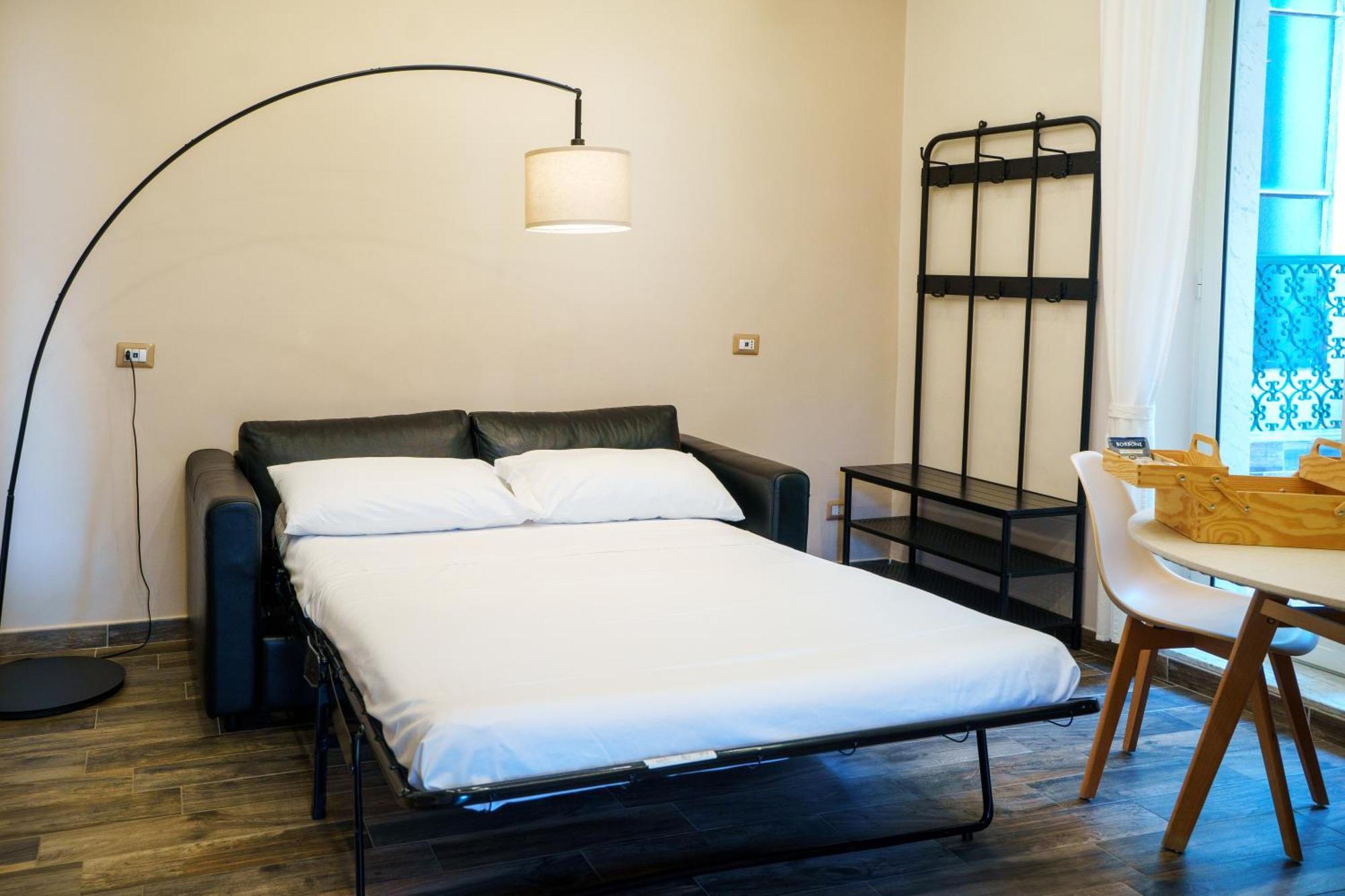 Chiatamone Relais Apartment เนเปิลส์ ภายนอก รูปภาพ
