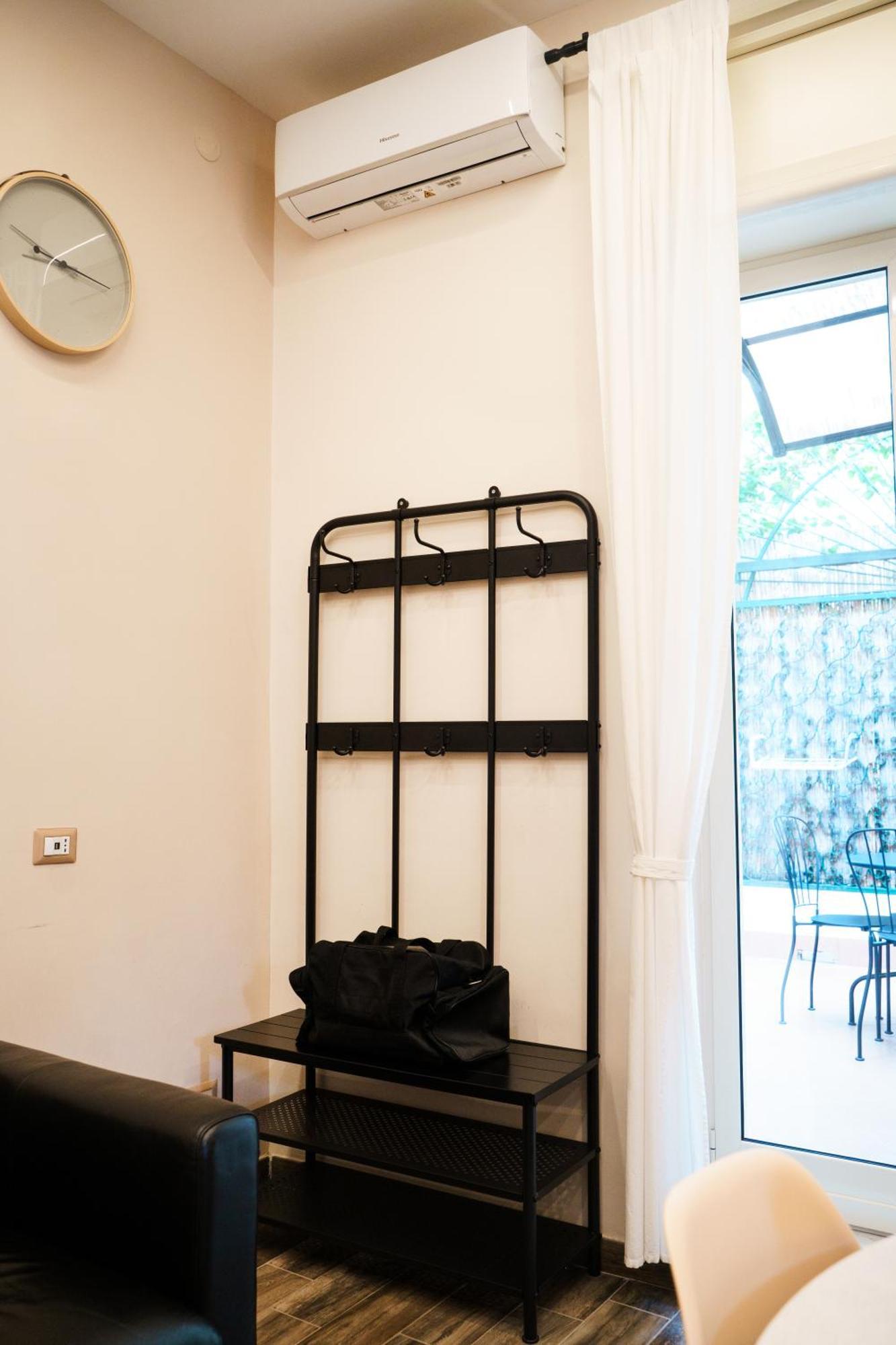 Chiatamone Relais Apartment เนเปิลส์ ภายนอก รูปภาพ