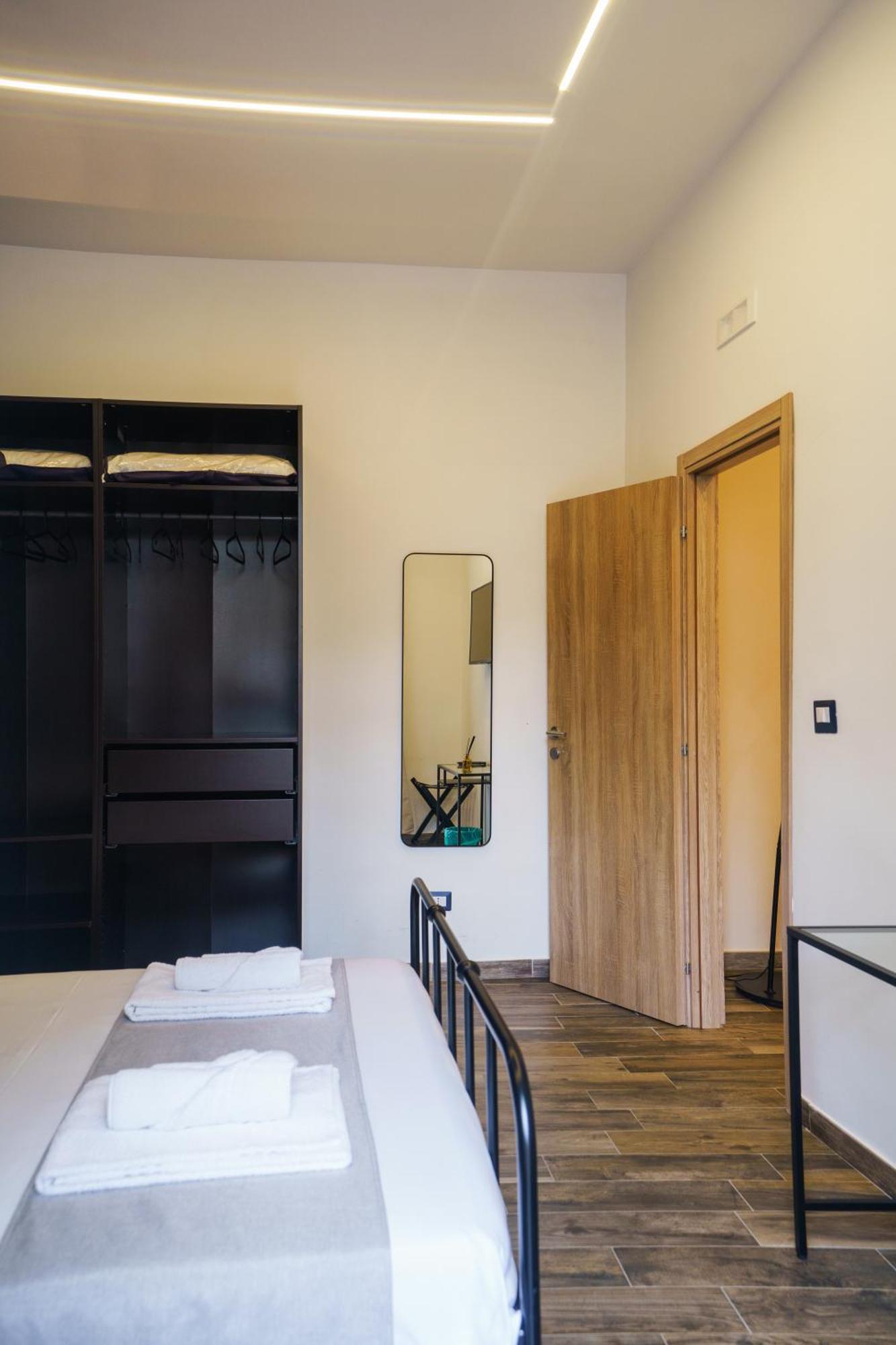 Chiatamone Relais Apartment เนเปิลส์ ภายนอก รูปภาพ