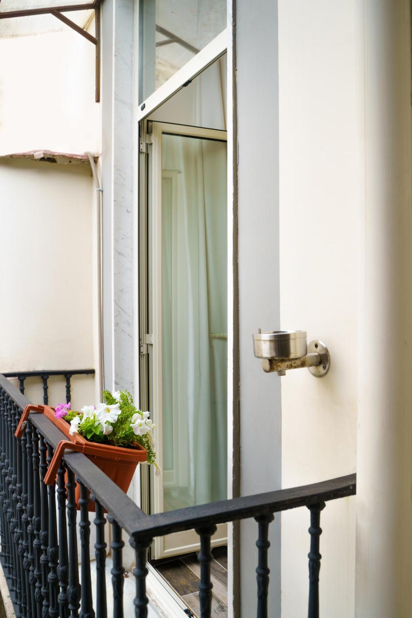 Chiatamone Relais Apartment เนเปิลส์ ภายนอก รูปภาพ