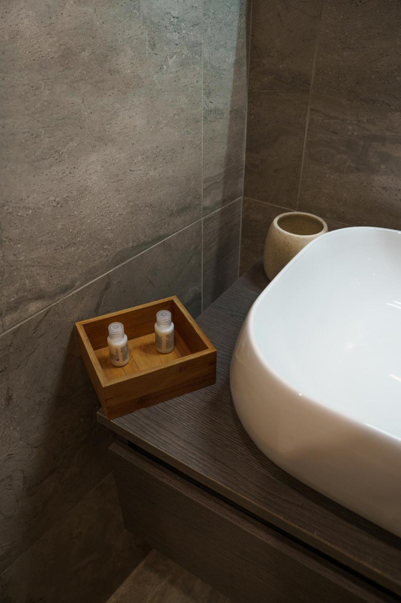 Chiatamone Relais Apartment เนเปิลส์ ภายนอก รูปภาพ